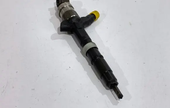 Toyota RAV 4 (XA20) Fuel injectors set 2367027030