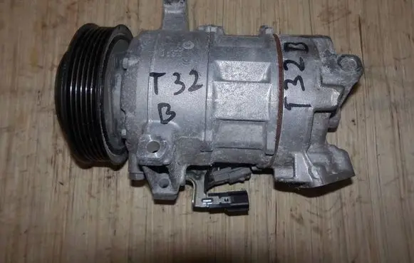 Nissan X-Trail T32 Air conditioning (A/C) compressor (pump) 926004MS1A