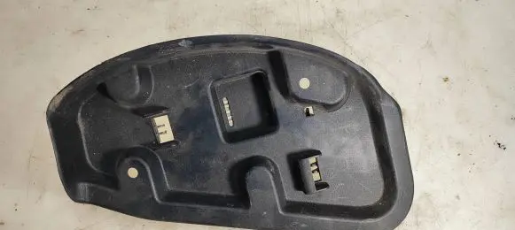 Citroen C5 Tail light bulb cover holder
