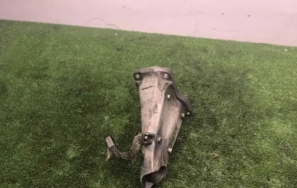 BMW 5 E60 E61 Engine mounting bracket 676321801 2211676321801