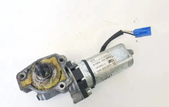 Mercedes-Benz C W203 Seat adjustment motor A2038203642 1-1343-01