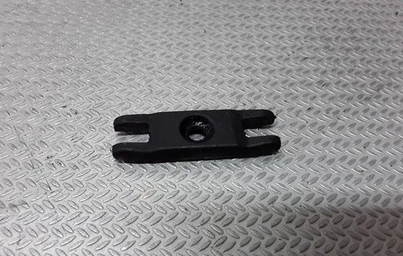 Opel Astra G Fuel Injector clamp holder