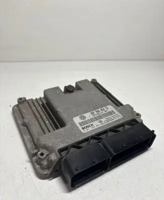 Volkswagen Touran I Engine control unit/module 06F906056CD 1039S06798 0261S02054