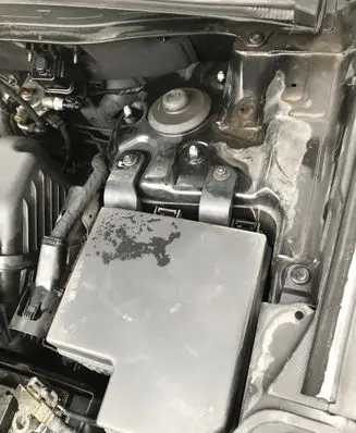 KIA Sorento Fuse box cover 