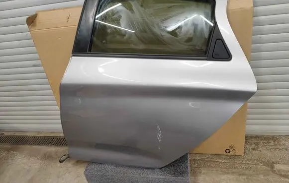 Rear door