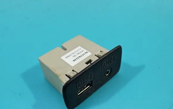 Subaru Forester SJ USB socket connector 86257AJ220 IMPRK1459766