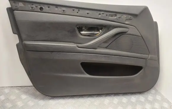 BMW 5 F10 F11 Front door card panel trim 9069909 C730745 L0938817