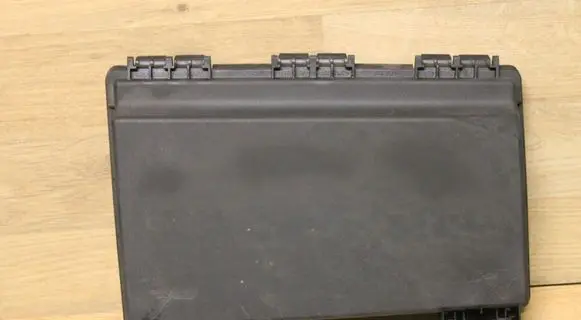 Opel Zafira B Fuse box cover 13125865