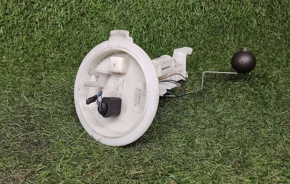 Volkswagen PASSAT B6 Fuel level sensor 3C0919673B A2C53063496