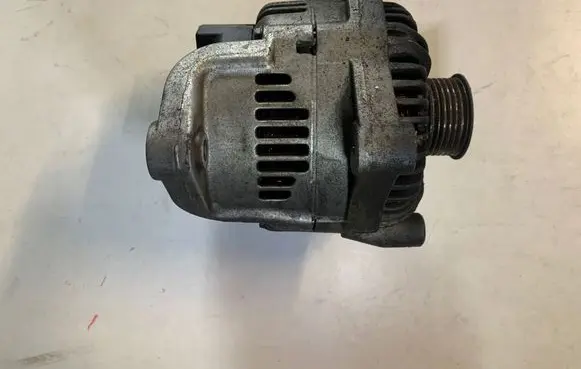 BMW 5 E60 E61 Generator/alternator 7797521 TG17C010 254330