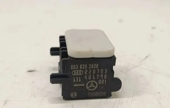 Mercedes-Benz R W251 Airbag deployment crash/impact sensor 0038202826