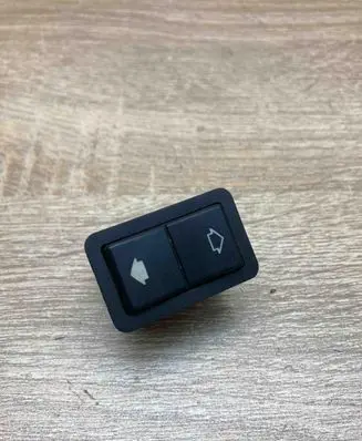 BMW 5 E39 Electric window control switch 8368974