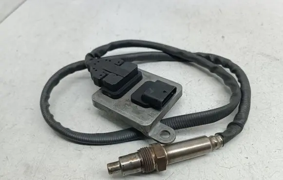 Mercedes-Benz Vito Viano W447 Lambda probe sensor A0009058611 A3C01067900610 0009058611