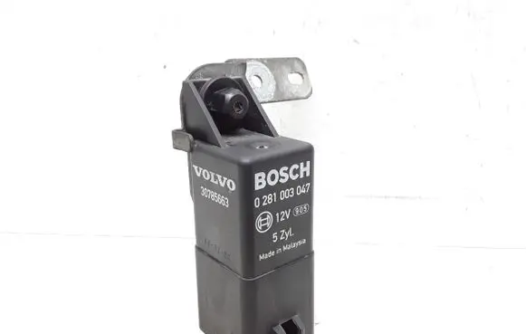 Volvo C70 Glow plug pre-heat relay 30785663 0281003047