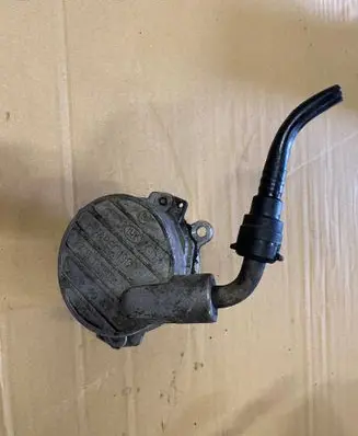 Mercedes-Benz Vito Viano W638 Vacuum pump A6112300165