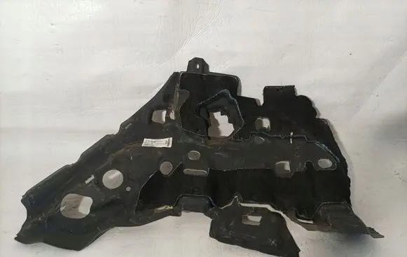 BMW X7 G07 Front arch 7434360
