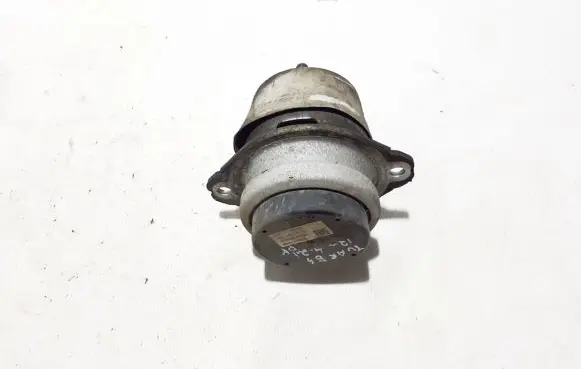 Volkswagen Touareg II Engine mount bracket 7P6199131C