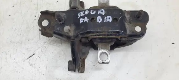 Skoda Fabia Mk1 (6Y) Engine mount bracket