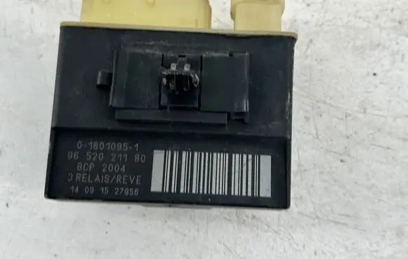 Citroen DS3 Glow plug pre-heat relay 018010951 9652021180