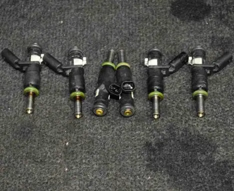 Fuel injectors set