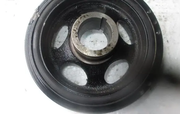 Jeep Grand Cherokee (WK) Crankshaft pulley