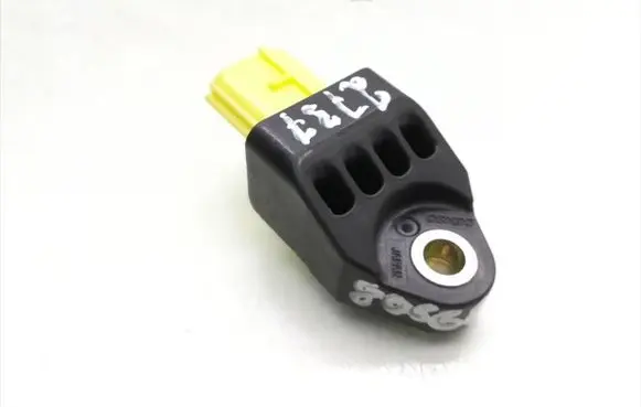 Toyota RAV 4 (XA30) Airbag deployment crash/impact sensor 89831-33020