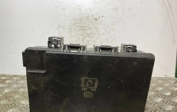 Jeep Grand Cherokee Fuse box set P68137439AC