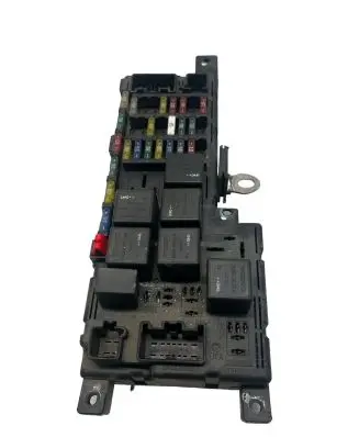 Volvo V70 Fuse box set 30728008 180447 041209