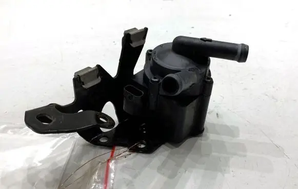 Peugeot 3008 II Oil filter mounting bracket 9806790880