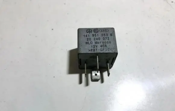 Volkswagen Golf IV Other relay 141951253b 20240072