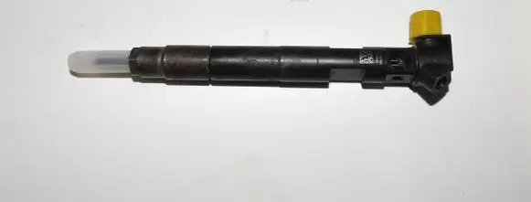 Mercedes-Benz CLA C117 X117 W117 Fuel injector A6510702387