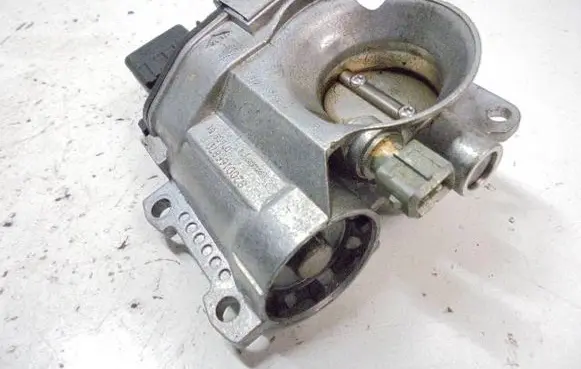 Renault Clio II Electric throttle body valve 8200166870
