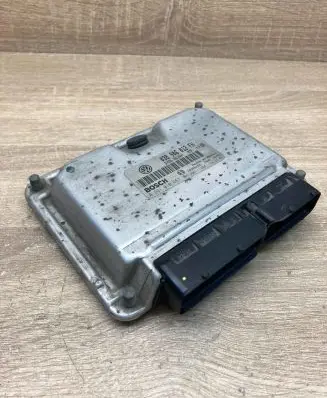 Volkswagen New Beetle Engine control unit/module ECU 038906012FH 0281010657