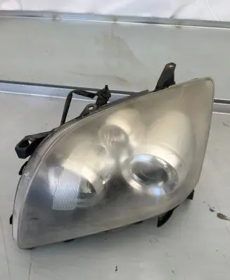 Toyota Avensis T250 Headlight/headlamp 35108