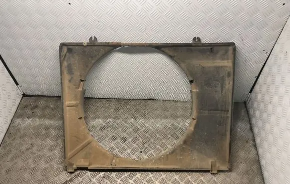 Mitsubishi Pajero Radiator cooling fan shroud