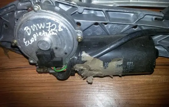 BMW 7 E38 Wiper motor 0390241422