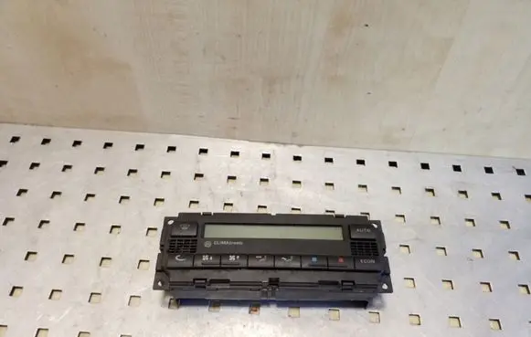 Volkswagen PASSAT B5.5 Climate control unit