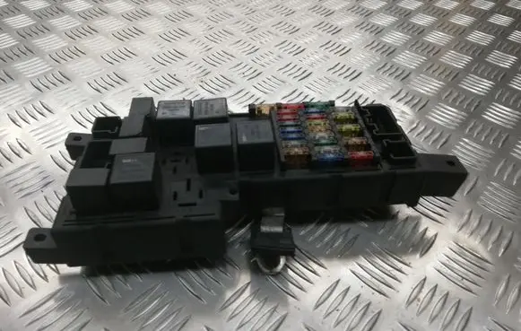 Volvo S60 Fuse module 518787205