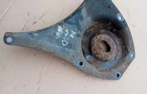 Jaguar XJ X300 Coil spring/strut mount 
