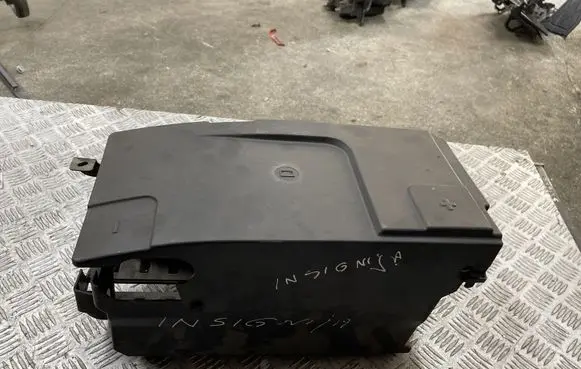 Opel Insignia A Battery box tray 312632764