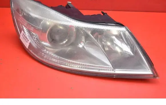 Skoda Octavia Mk2 (1Z) Headlight/headlamp 