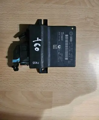 Audi A6 S6 C6 4F Gateway control module 4F0907468B