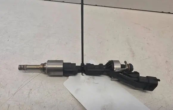 Volvo S60 Fuel injector BM5G9F593BA
