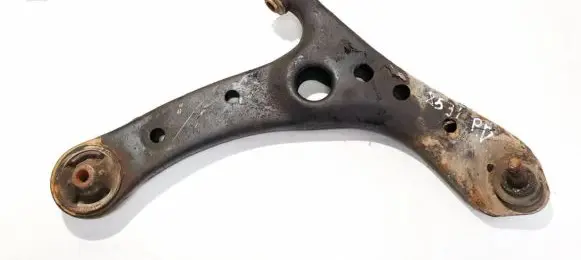 Toyota Avensis Verso Front lower control arm/wishbone