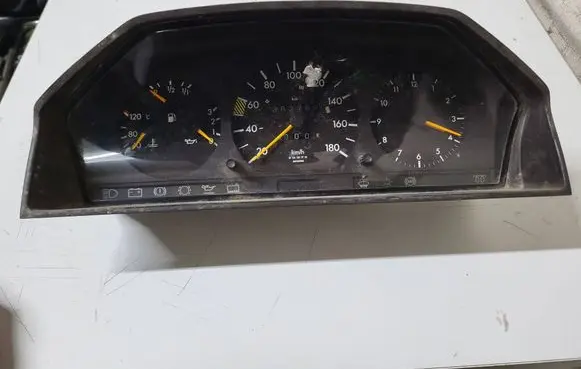 Mercedes-Benz E W124 Speedometer (instrument cluster) 5220026700