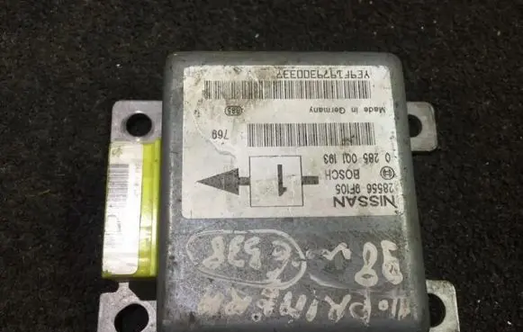 Nissan Primera Airbag control unit/module 285569f105 0285001193