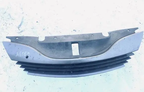Renault Laguna II Front grill 8200012581