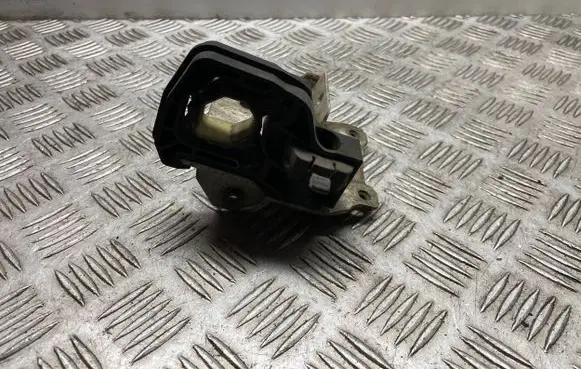 BMW 5 F10 F11 Radiator mount bracket 7186513 7207151 7211161