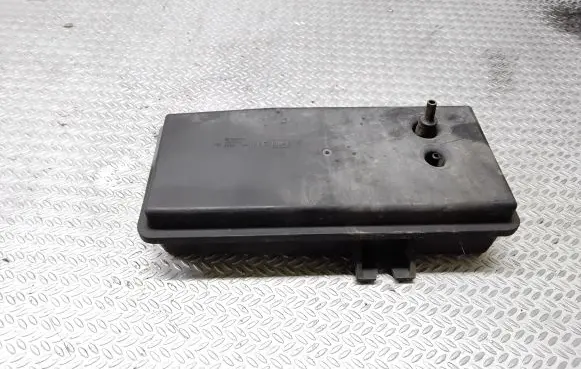 Vacuum air tank