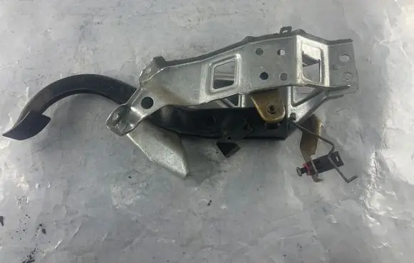 Opel Zafira B Brake pedal 24463406